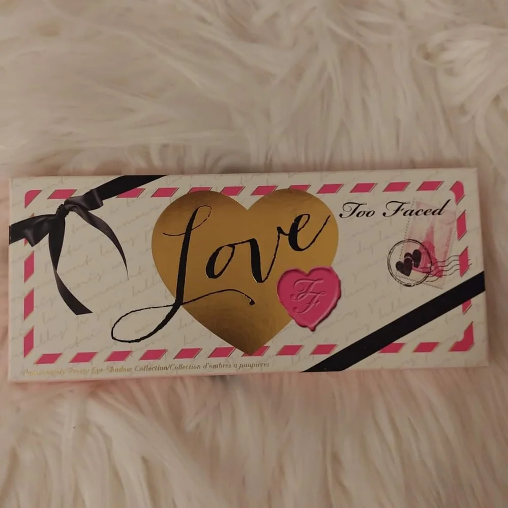 💖 FIRM! NWT TOO FACED LOVE EYESHADOW PALETTE (DISCONTINUED)